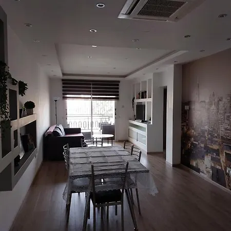 Designer Apartament In דירה *